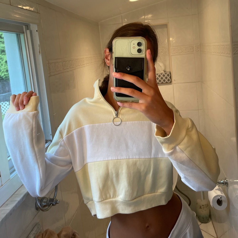 Cropped sweatshirt